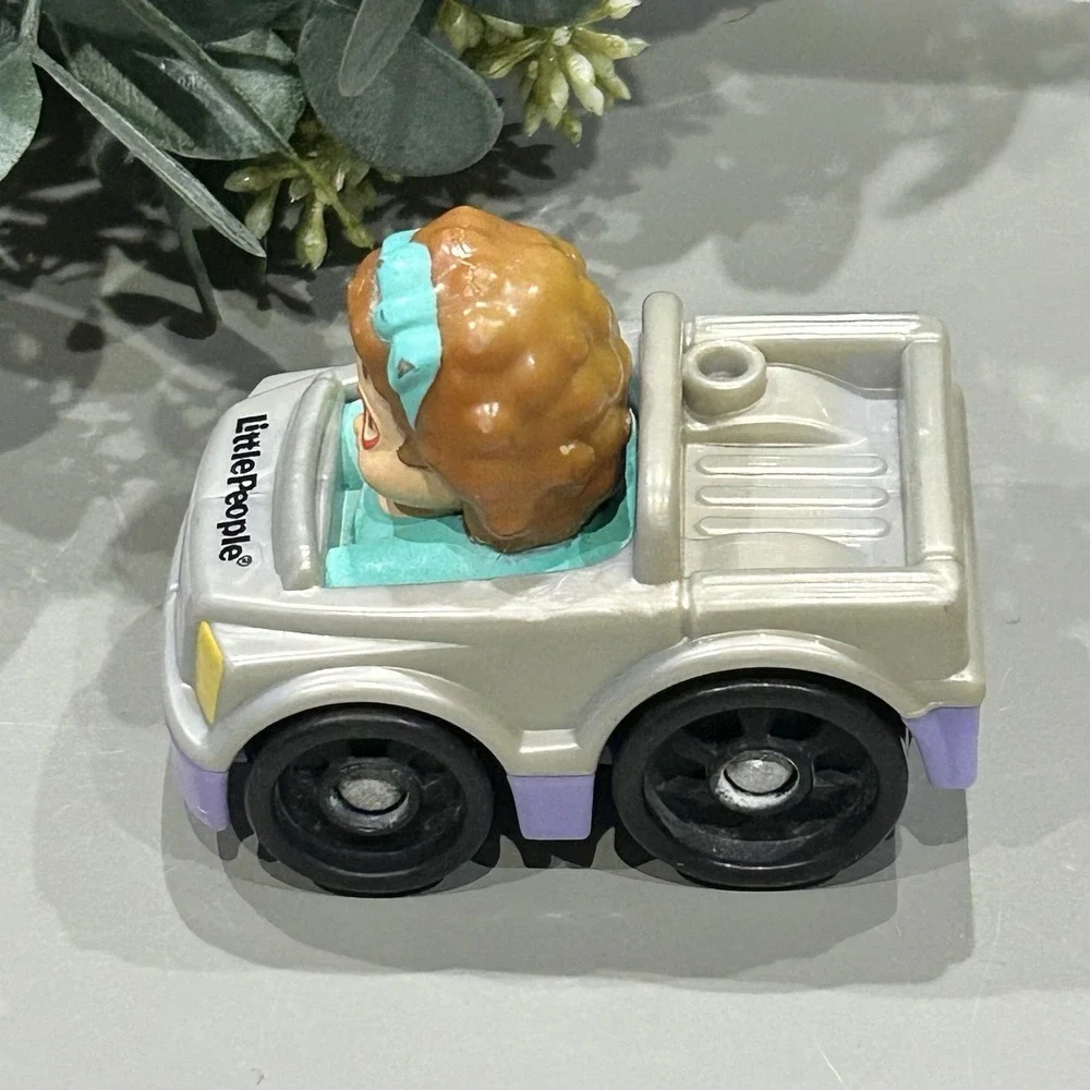 Fisher Price‎ Little People Wheelies Maggie Gray & Purple Pickup Truck 2009